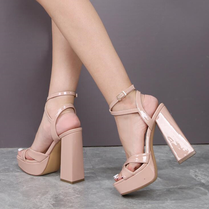 2025 ฤดูร้อนใหม่ไนท์คลับผู้หญิ - Casual Sandal Leather บทวิจารณ์และราคา