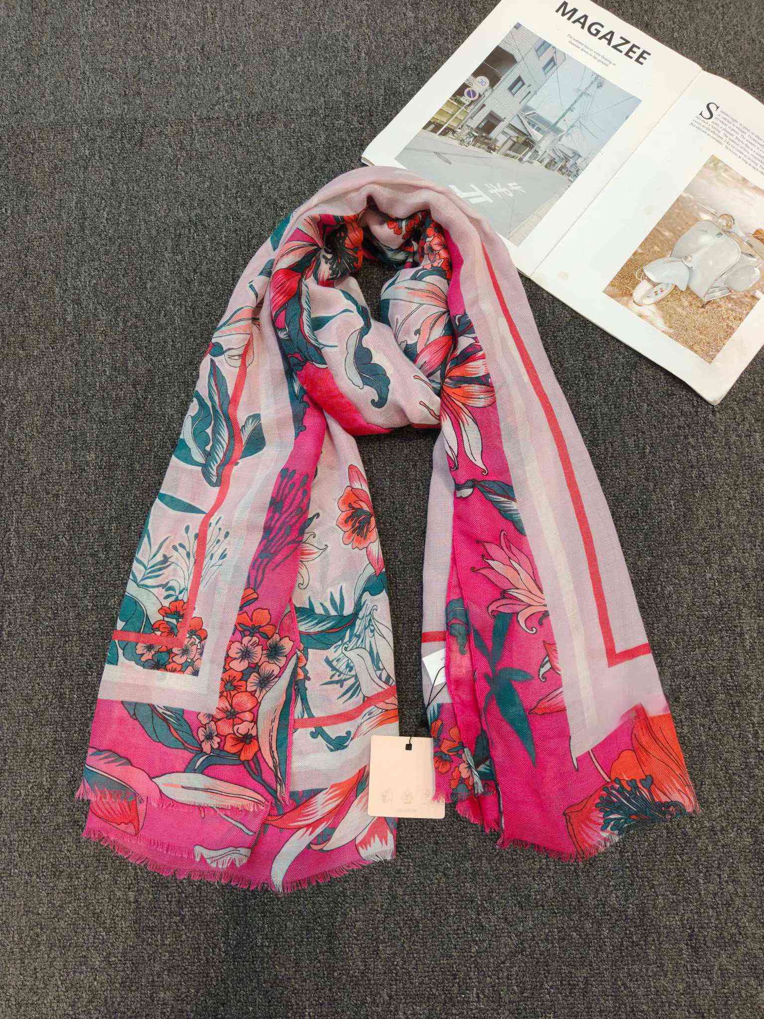 ผ้าพันคอแบบเดี่ยวสไตล์ยุโรปและ - Beach Towel Large บทวิจารณ์และราคา