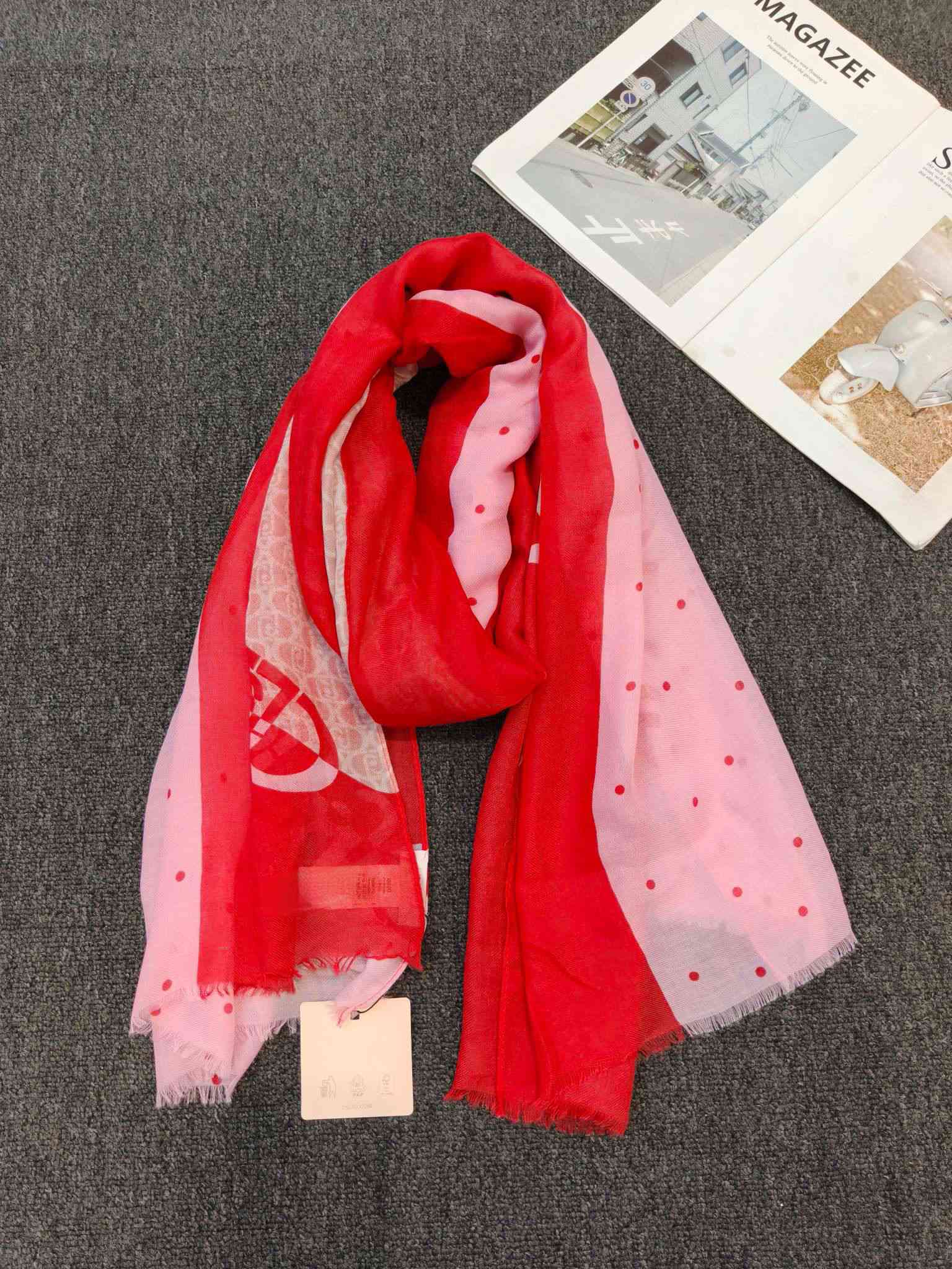 ผ้าพันคอแบบเดี่ยวสไตล์ยุโรปและ - Beach Towel Large บทวิจารณ์และราคา